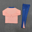 Conjunto de Treino França Salmão e Azul 2025 – Blusa Manga Longa com Zíper e Calça Esportiva