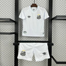 Conjunto Infantil Santos FC Branco 2025 – Uniforme Completo Infantil | Camisa e Short