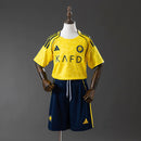 Kit Infantil Al Nassr Amarelo e Azul – Uniforme de Futebol com Camisa e Shorts