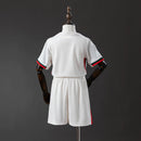 Kit Infantil Chelsea Branco – Uniforme de Futebol com Camisa e Shorts