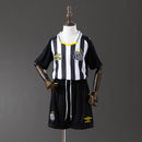 Conjunto Infantil Santos FC Listrado Preto e Branco 2025 – Uniforme Completo Infantil | Camisa e Short